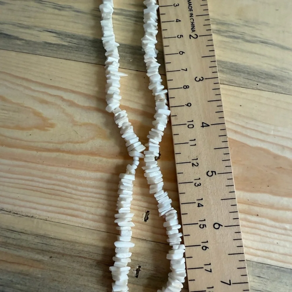Y2K Shell Beaded Necklace | White Surfer Boho Choker No Clasp 90s‎ Style